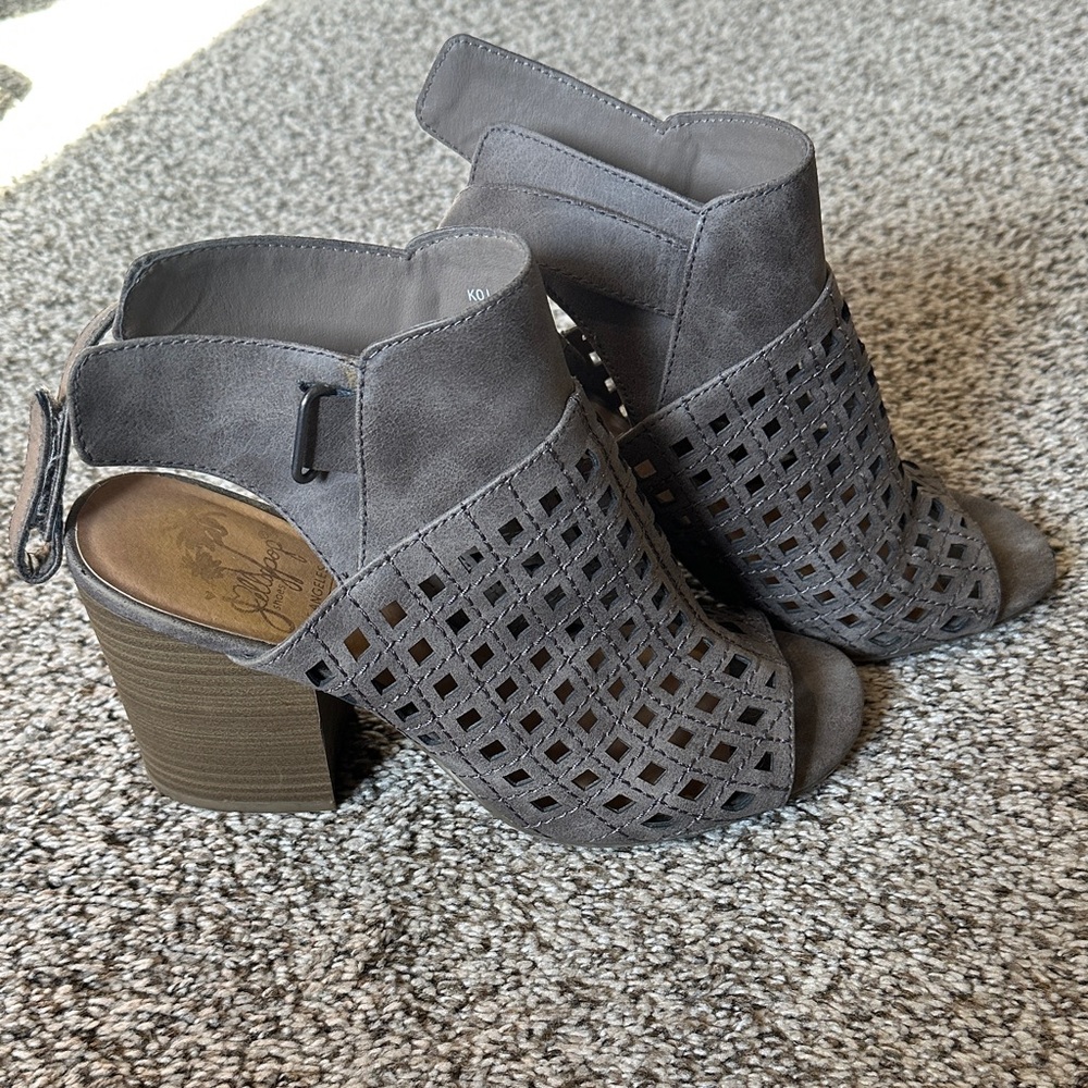 Jellypop Gray Cutout Block Heel Sandals